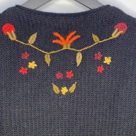 QUIPU NWOT 100% baby alpaca floral embroidered button up cardigan size S black - Picture 10 of 10